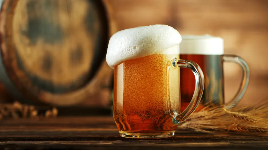 Jak otevřít pivo bez otvíráku?