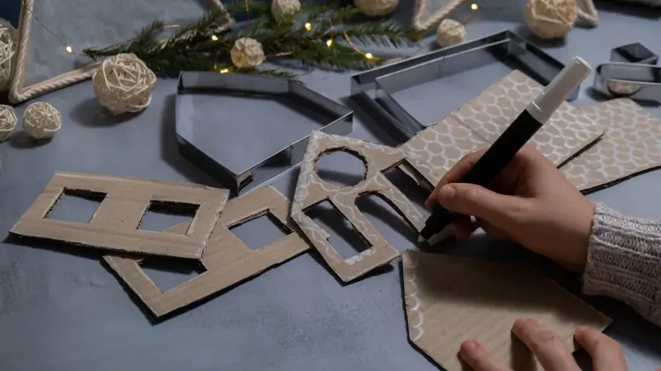 Vánoční dekorace z kartonu