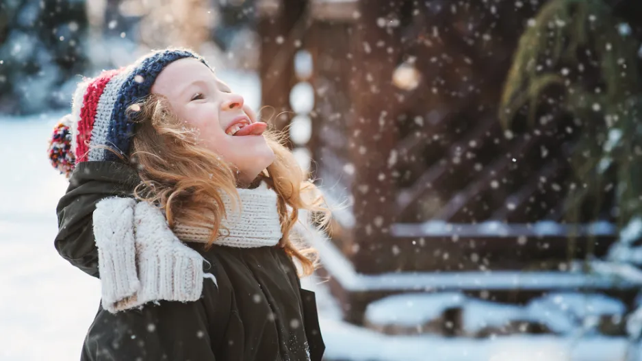 Jak udělat zimní sportoviště na zahradě a zabavit děti?