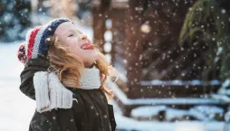 Jak udělat zimní sportoviště na zahradě a zabavit děti?