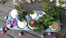 velikonoční dekorace, fialky