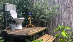 Kadibudka na zahradě 