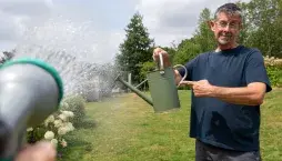 Studna na zahradě jako zdroj vody i dekorace
